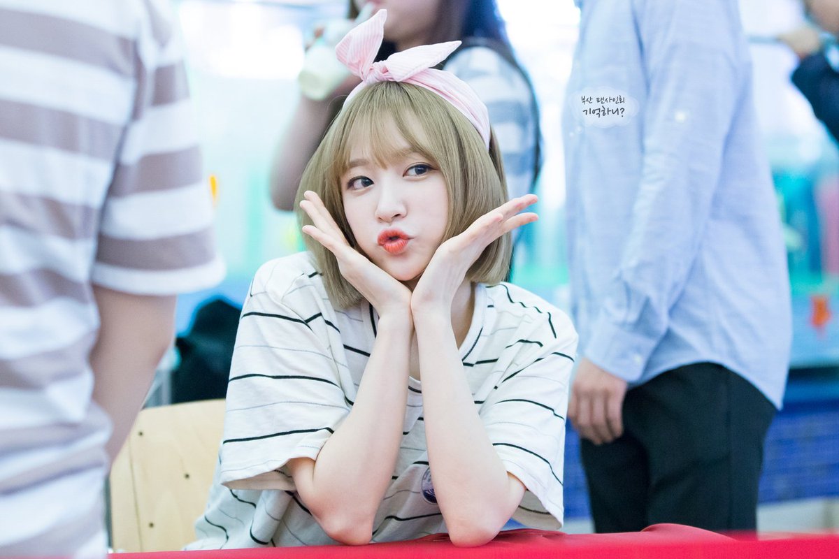 rememberahnhani's tweet photo. 귀여워~💕
160717 부산 팬사인회
#기억하니?
#EXID (@EXIDofficial)
#하니 #Hani #안희연
https://t.co/4k9KBCt95K https://t.co/dhTO0KP4DZ