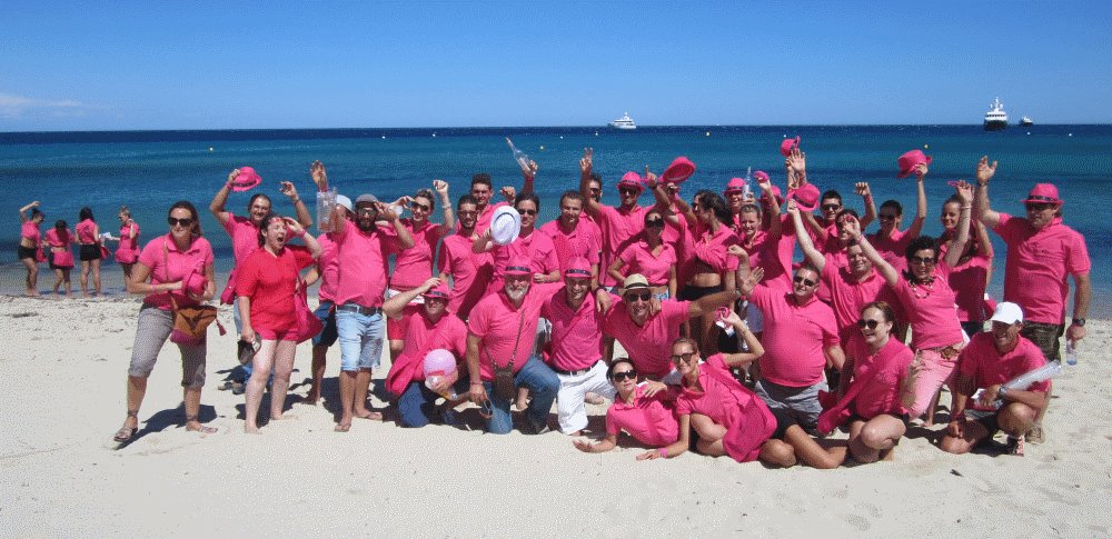 woo_wine's tweet photo. RDV à partir de demain dans le @GolfeStTropez pour découvrir les #rosés du Var ! #JA83 https://t.co/7tqM0OkblY https://t.co/Ct8dNCdEWr