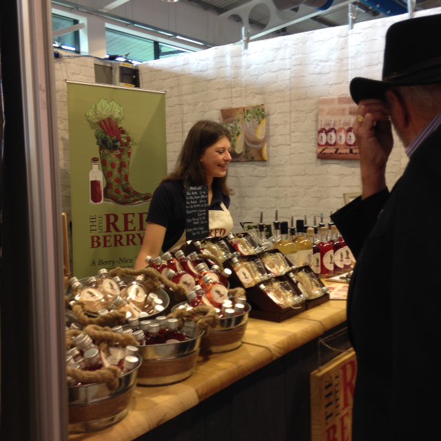 littlered_berry's tweet image. That was one busy week! @greatyorkshow @HorsforthFDFest @SideOven including our Blackcurrant picking