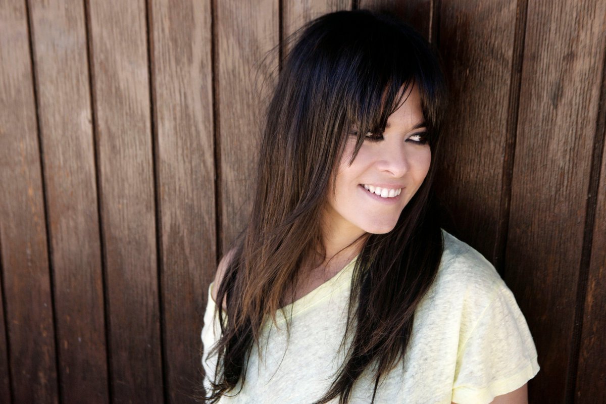 malaga's tweet photo. La cantante y compositora @vanesamartin_, pregonera de la Feria de Málaga https://t.co/44VkhQqbCs https://t.co/3Kkc0AEGeP
