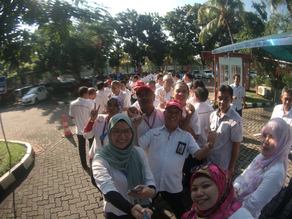 akuk3r3n's tweet photo. Yes We're Indihome Warriors...💪💪💪
#HBHKipasSakti
#LivingTheTelkomWayTangerang https://t.co/bfQG03bovr