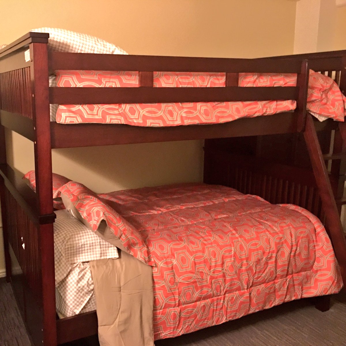 design4innov8's tweet photo. 16 #HerStartup Global Finalist Teams arrived in #SiliconValley today for a week of adventure! SoGal Slumber Party! https://t.co/gDaV57wkcN
