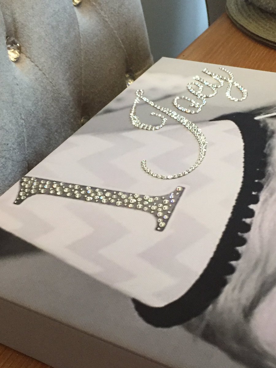 FairytaleCanvas's tweet photo. So much sparkle😍😍 10% off of new orders placed today *5 week waiting list email a_fairytale_canvas@yahoo.co.uk https://t.co/mnXR0mlcBg