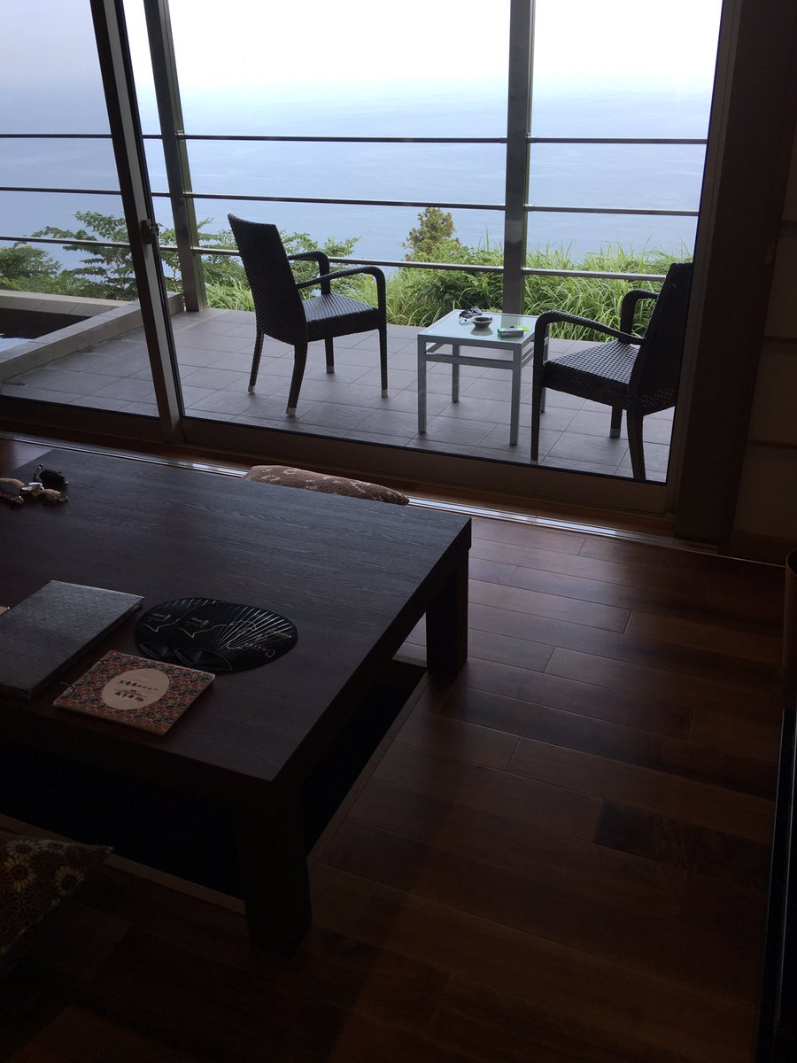 連休延長。レインボーブリッジを渡りちょいと海まで。良い宿！露天風呂付きの部屋でビール^_^