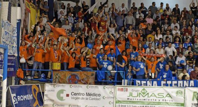 ligaprimefutsal's tweet photo. . @CartagenaFS galardonado con el 'Trofeo Motrio a la Mejor Afición' 15/16 de Segunda https://t.co/ObKTHEmktv https://t.co/PLShihGbsF