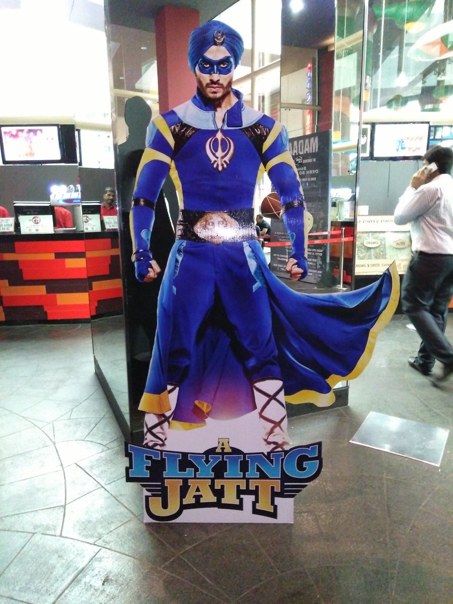 TeamtigerogTeam's tweet photo. Just a few mins more! And our superhero is here with #AFlyingJattTrailer 💙 https://t.co/sQ9yMXHrXs