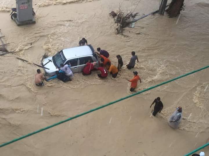x2_yang's tweet photo. No rain, no flood -LGE #WhyPakatan https://t.co/IyEREOplPa