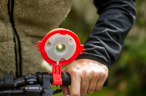 Solar-powered,3D printed Suli light turns an ordinary plastic bottle into a lamp
3ders.org/articles/20160… <a href="/SuliChile/">Sulilab</a>