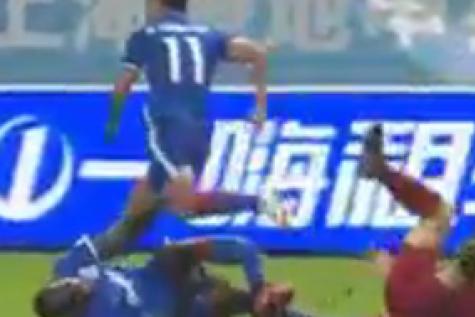 Le Soir On Twitter Video L Horrible Blessure De Demba Ba En Chine Https T Co Mbdxwptjcw
