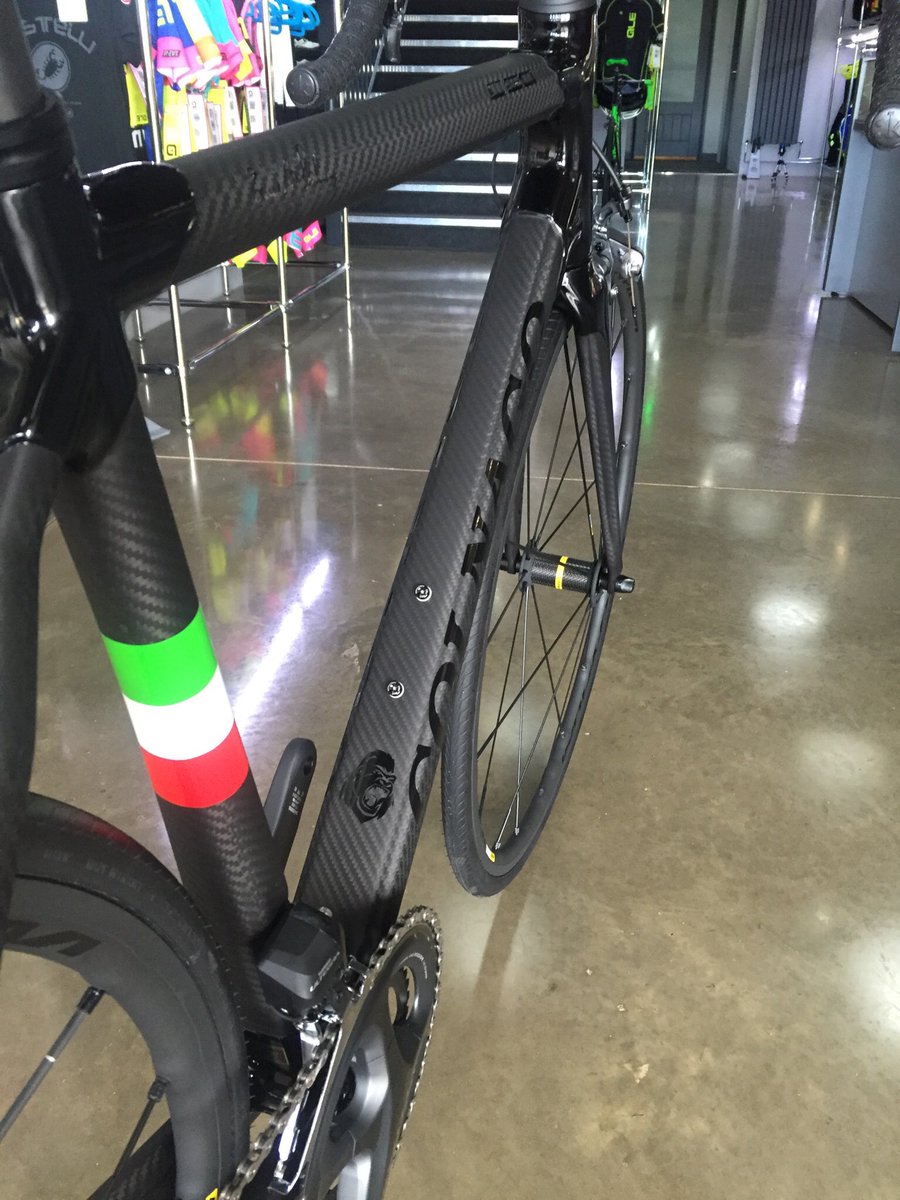 TheGorillaFirm's tweet photo. #custombuilds #bikeshoplife #gorillabuilt A few Finished Articles from last week. @Colnagoworld @Argon18bike https://t.co/ikH6qO1mny