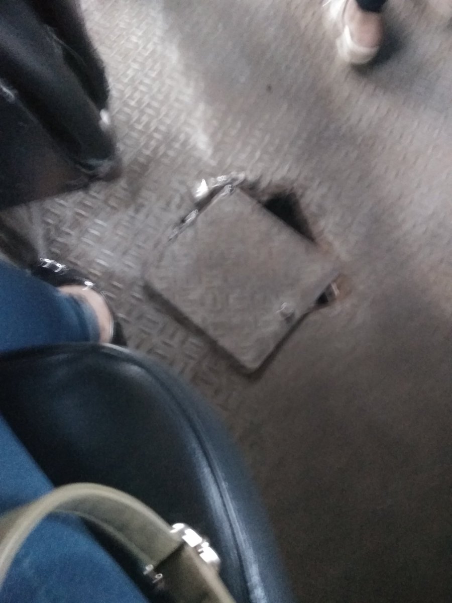 wahyuniswi's tweet photo. @e100ss keadaan bis kota Sidoarjo -jmp, blm lg klo hujan atapnya bocor, posisi tempat duduk miring, layak kah? https://t.co/XSyPtvngnA