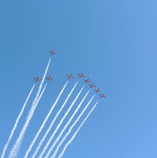 airshowTV's tweet photo. #blueskies Bruce .... https://t.co/kopCQpEvg2