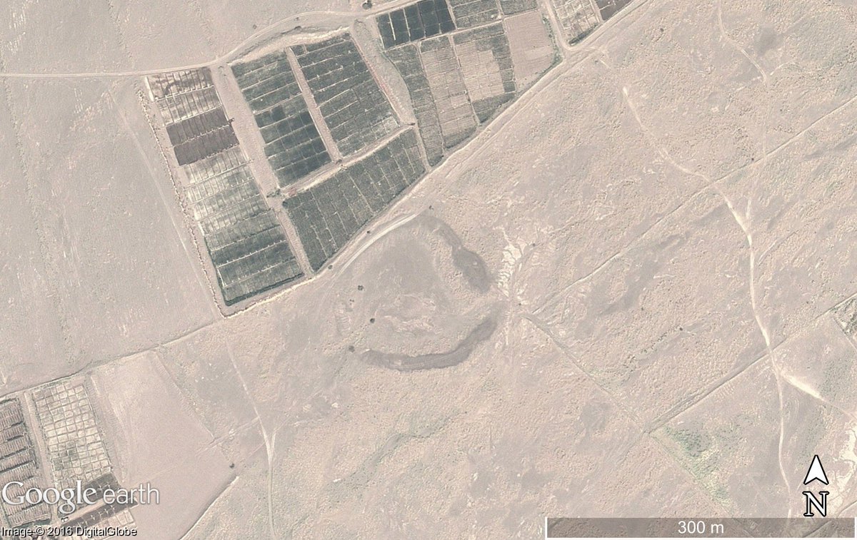 EAMENA123's tweet image. An undated enclosure in #Raymah area of #Yemen, encroached on by #agriculture since 2009