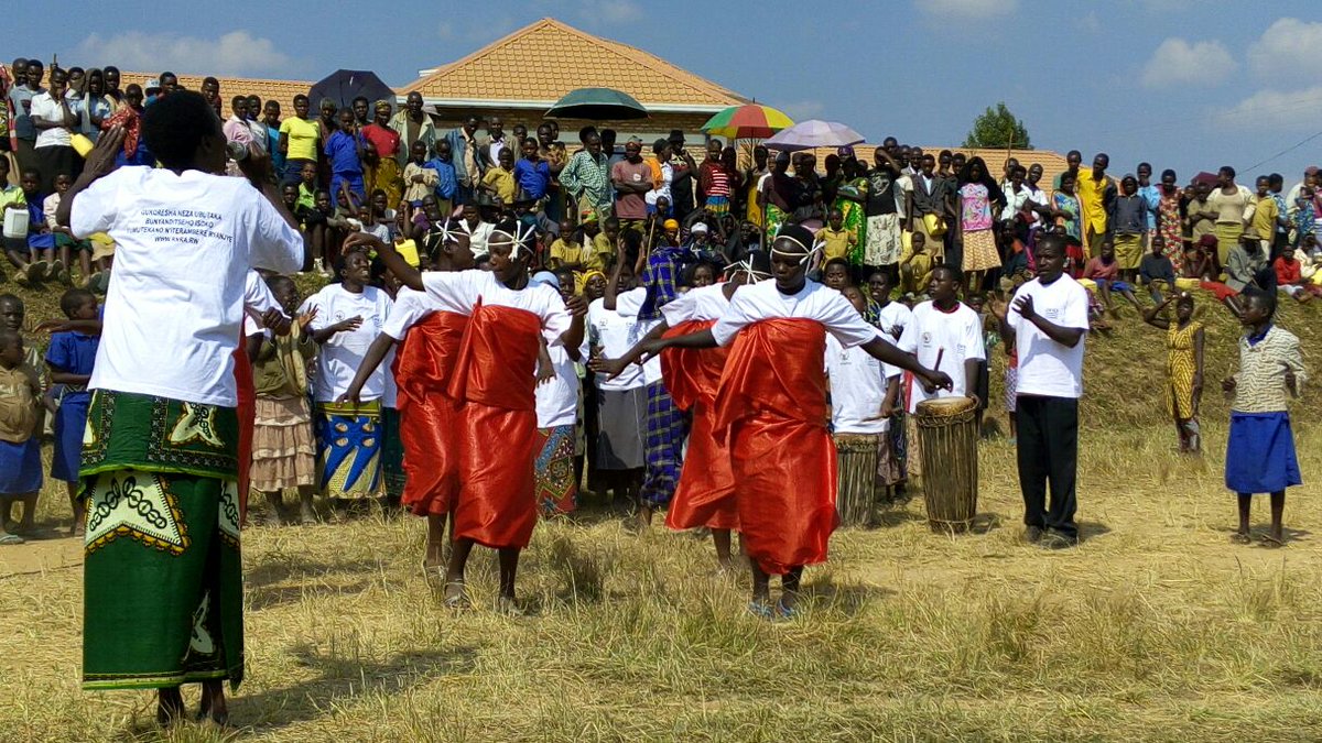 Tkanobana's tweet image. #Landweek2016 awareness campaign in @NYAMAGABE,today @Lands_Rwanda Team is in #Kibilizi Sector