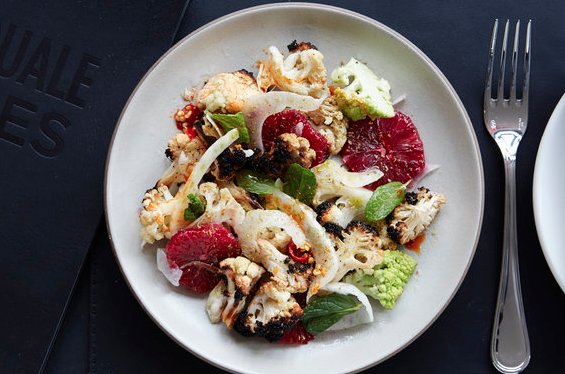 ThrillistNYC's tweet image. NYC Chefs Share Their Best 5-Ingredient Recipes You Can Easily Make in Your Apartment: thrl.st/29OBtqo