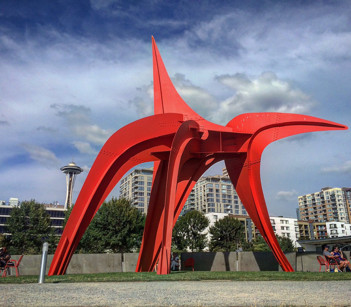 HyperactifMdia's tweet photo. Jogging in Seattle #seattle #calder #park #statue #art #beautifulday #bluesky #spaceneedle https://t.co/p1qjh9UQru