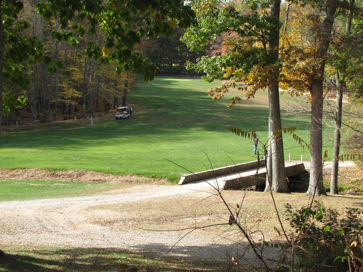CTRiverGolf's tweet photo. Numerous go-for-it / layup scenarios
off the tee and on subsequent shots

#TwinHills https://t.co/Vcwy36UpJG
