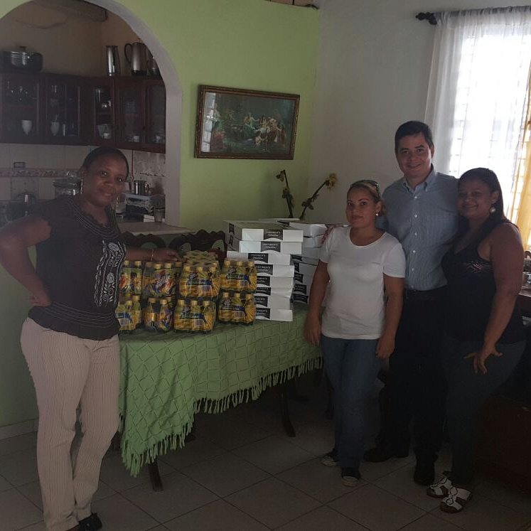 OmarPLD2016's tweet photo. Feliz poder aportar con meriendas y jugos Campamento en Pantoja, organizado Programa Progresando con Solidaridad https://t.co/7sAsMi7H3G