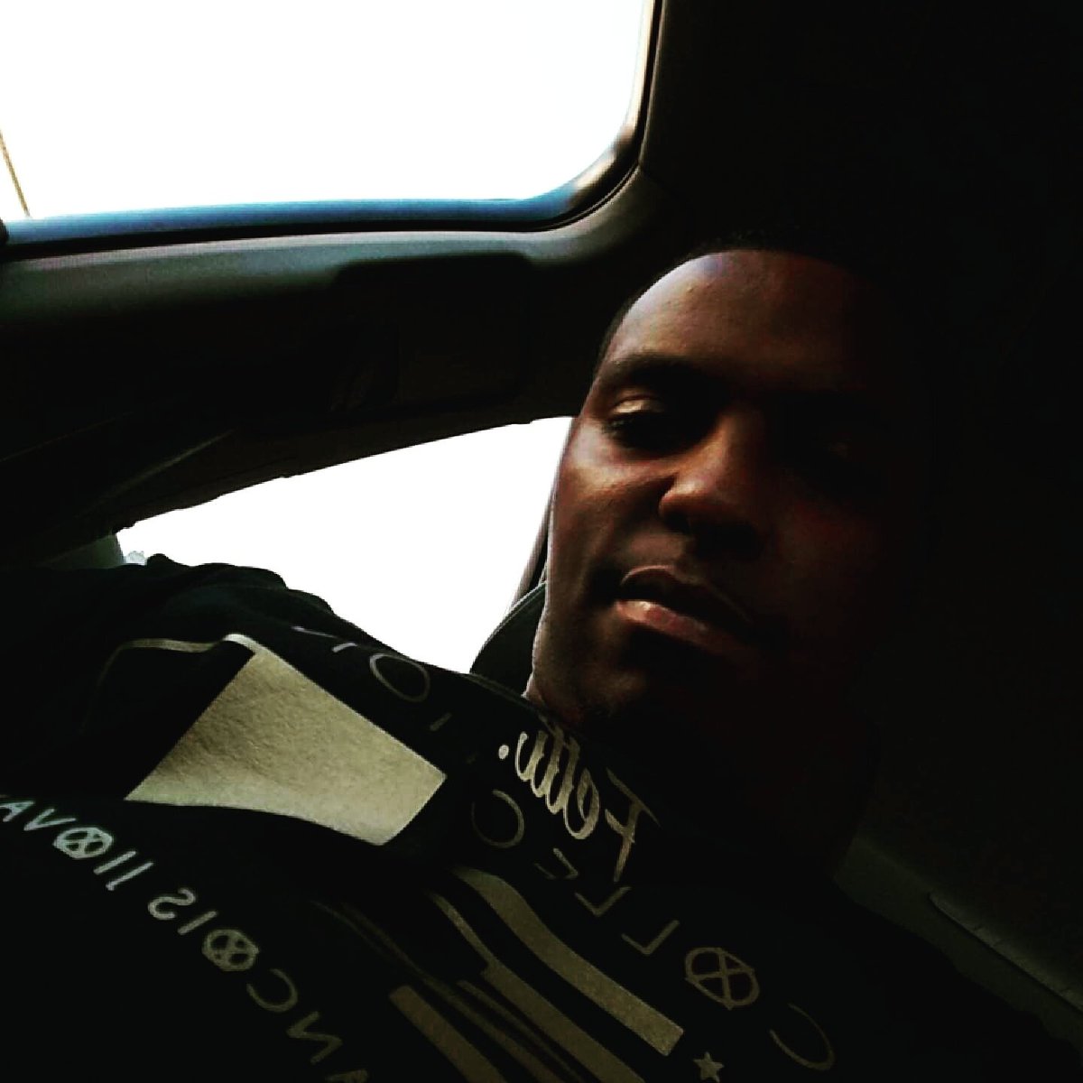 fetti_co's tweet photo. #Feeling #Generous #WhoWantsAFreeTshirt #FettiCo https://t.co/V0zocD4Re4