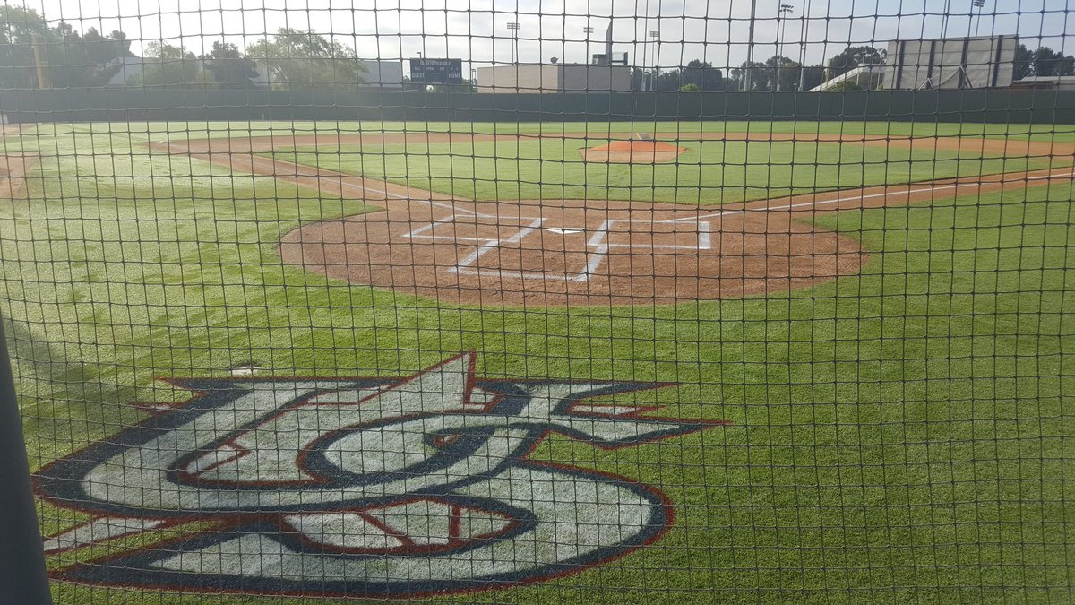 JSekany_13's tweet photo. Goodmorning from the UYA.  Fields look sweet. https://t.co/xn0H4BgUpY
