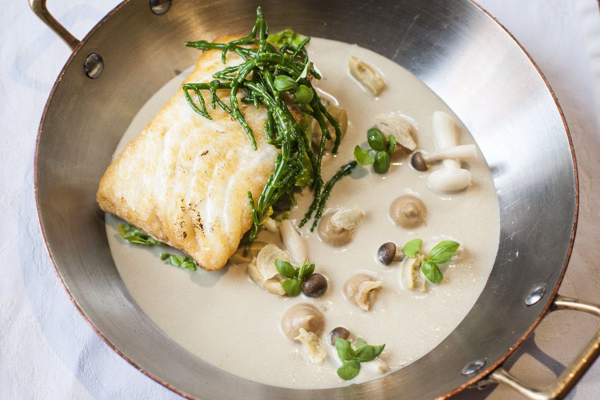 FadeStSocial's tweet photo. NEW Restaurant Special
Roast Halibut,white aubergine puree,pickled enocchi mushrooms,samphire&amp;green olives
#foodie https://t.co/bbKg2xxZ0c