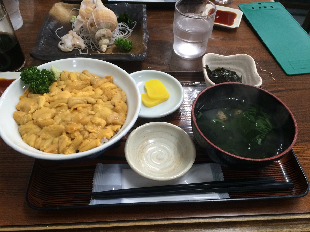 北海道グルメbot 手動 食堂うしお 積丹 神威岬 生うに丼 2900円 16 07 17 初訪問 念願の生ウニ 口の中でとろける生ウニが丼いっぱいに敷き詰められている 至福 小鉢のワカメの佃煮も美味しかった 来年も絶対生ウニ食べる