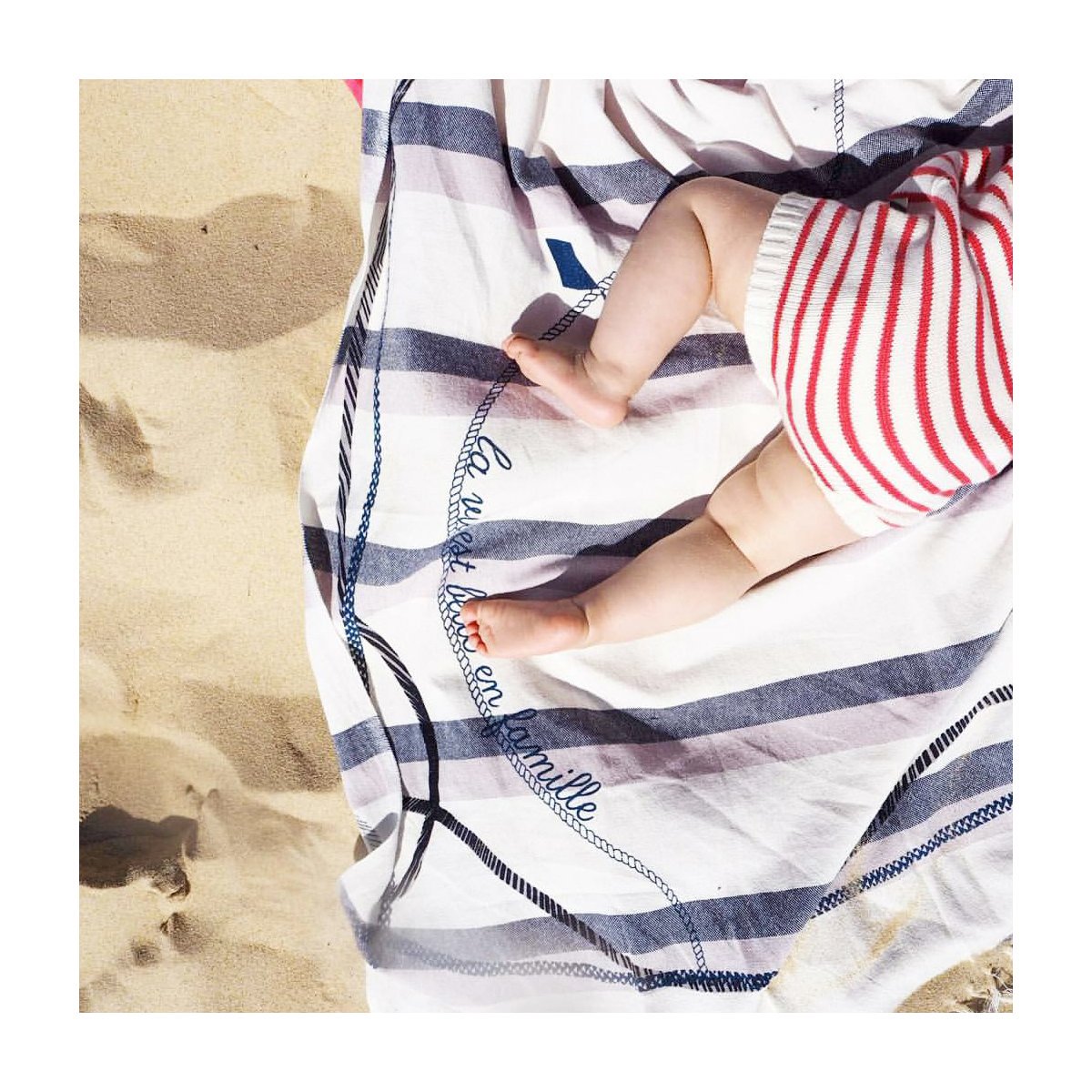 Mignonnerie du jour... ♡
emoi-emoi.com 

📷 @tinypaw_paris #lavieestbelleenfamille #emoiemoi