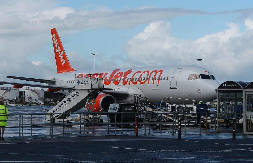 airlivenet tweet picture