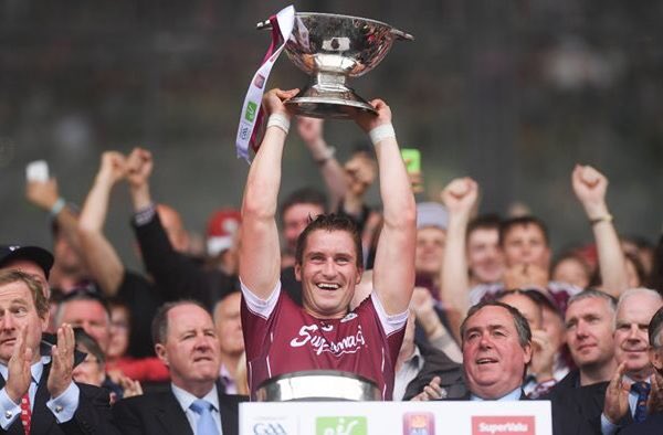GalwayCoCo's tweet photo. Vóta comhgháirdis rite ag @GalwayCoCo do pheileadóirí sinsir @Galway_GAA @TribesmenGAA seaimpíní chonnachta https://t.co/voFQ4F17QG