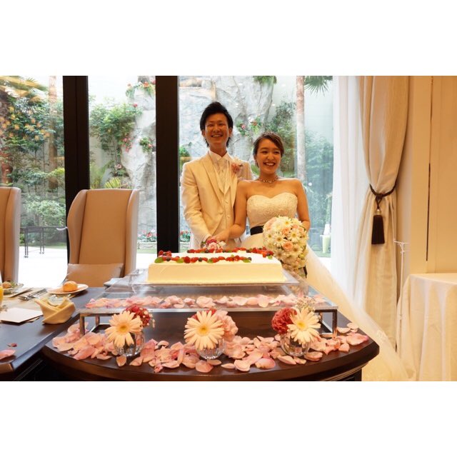 nx4s2's tweet photo. 昨日はなおの大切な幼馴染の結婚式💍
優里ほんまに綺麗で可愛すぎたよ😭😭
式始まる前からまっつと泣いてた。笑笑
秀弥君とこれから幸せな家庭築いてね💗 https://t.co/AcpQrOjTtP