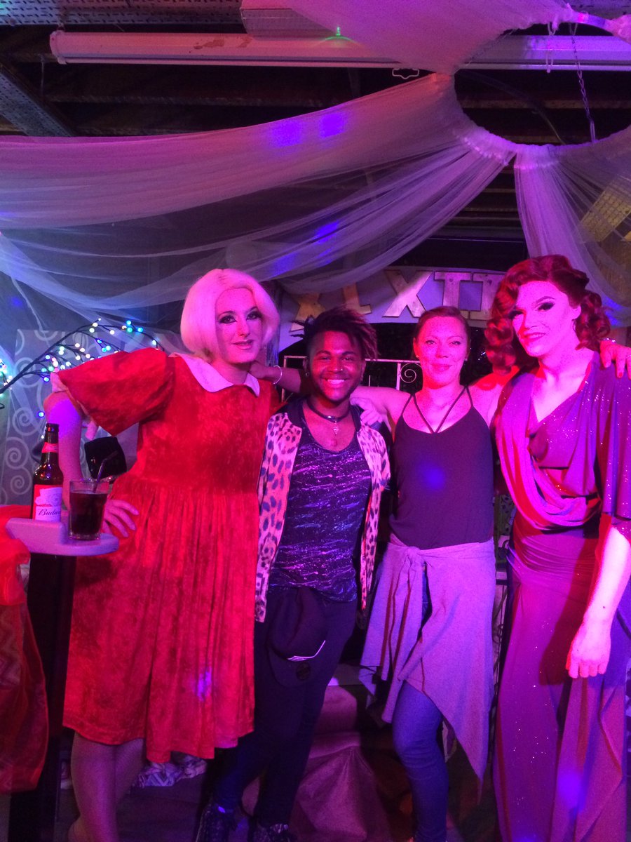 Visitors from Jersey and Wales last night at the Showbar ❤️👠