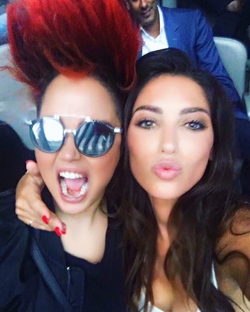 evasimons's tweet photo. Double trouble! W @YolantheCabau https://t.co/BLEp8TmYR6