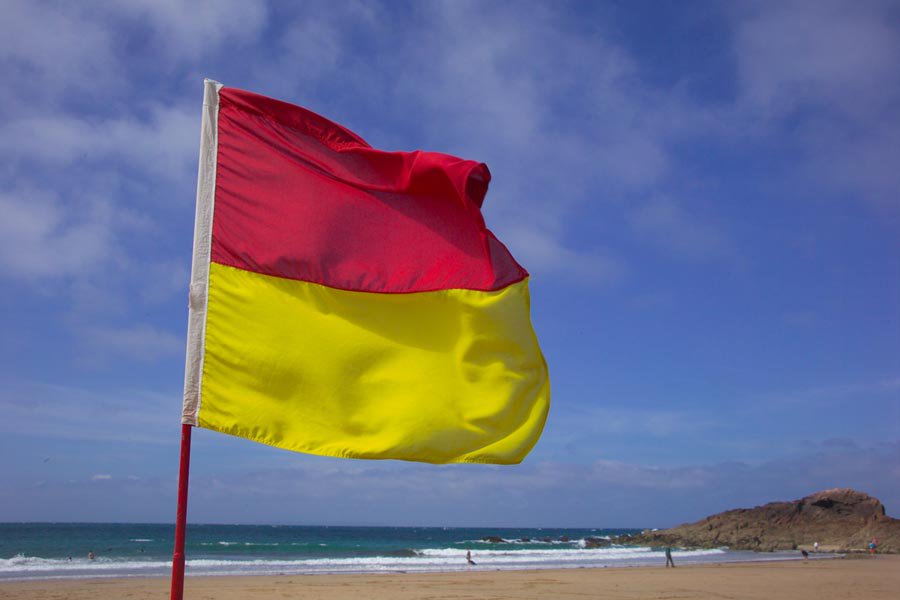 South Wales beaches starting to reopen after red flags due to heavy fog. Hot day, please swim at a lifeguarded beach
