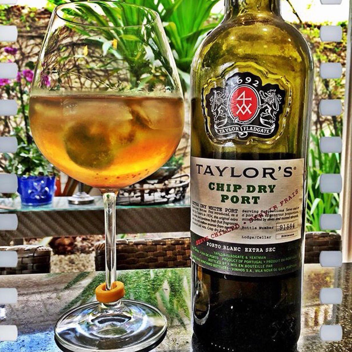 TaylorsPortWine's tweet photo. It will be a perfect day with Port Tonic! #portwine #chipdry #portonic #wineadvice #itswinetime #winelovers https://t.co/vzVJ6nde7i