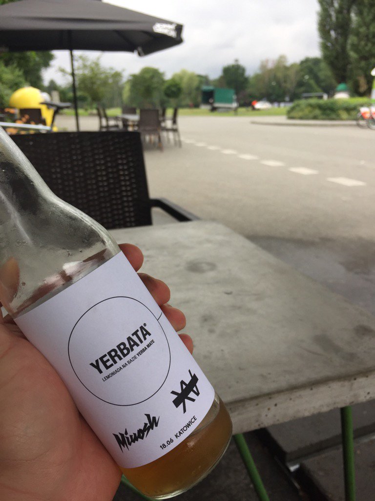 ZielinskiMaciej's tweet photo. Najlepszy energetyk na rower 🚴🏼 #yerbata https://t.co/zitWTScBeg