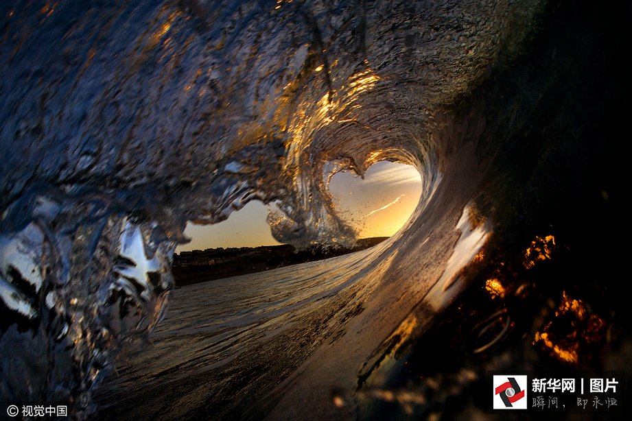 ChinaDaily's tweet photo. Breathtaking beauty of sea waves https://t.co/fsjyS5PCQA