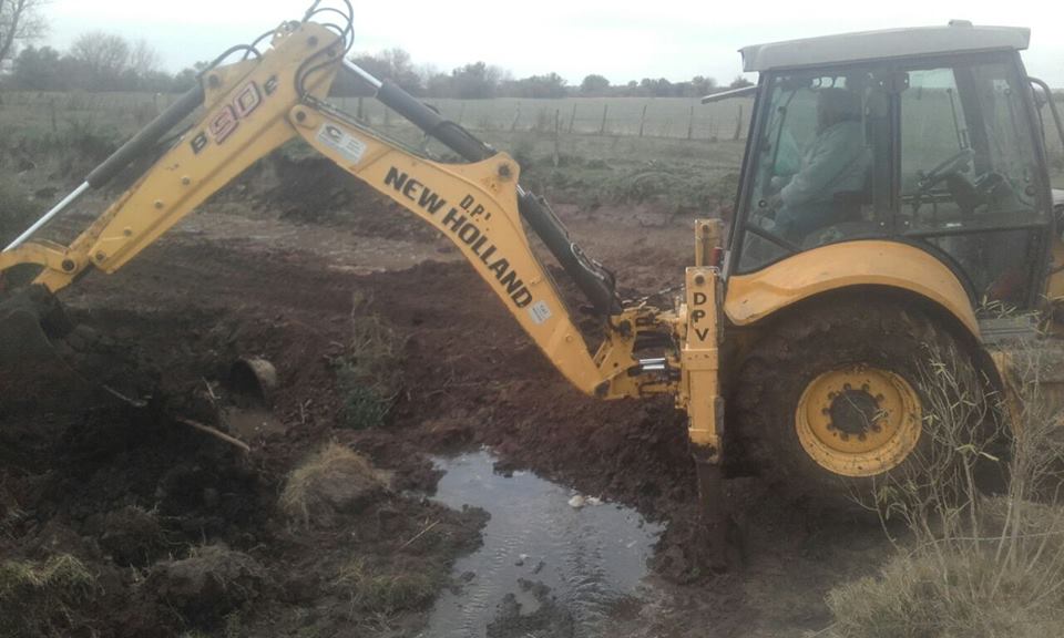 dpventrerios's tweet photo. #ZonalVictoria junto a #ZonalParana tareas de saneamieto, colocacion y tapada de tubos de alcantarilla #EntreRios https://t.co/9jjgmI5pbt