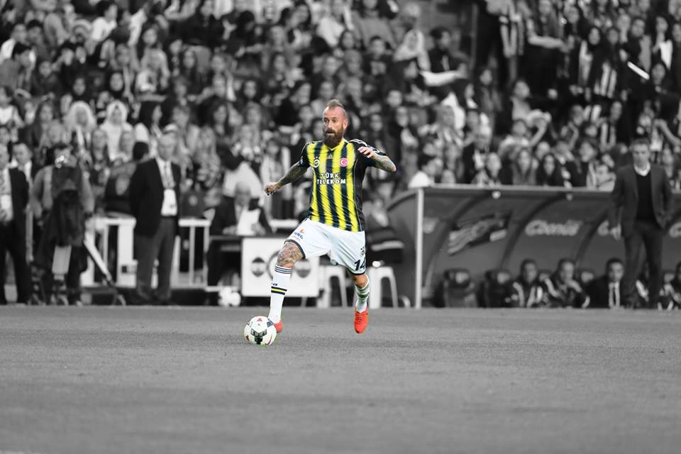 Dear <a href="/Fenerbahce/">Fenerbahçe SK</a> and the blue &amp; yellow fans. I have a message for you instagram.com/p/BIADKObB517/ 

Thank you :)