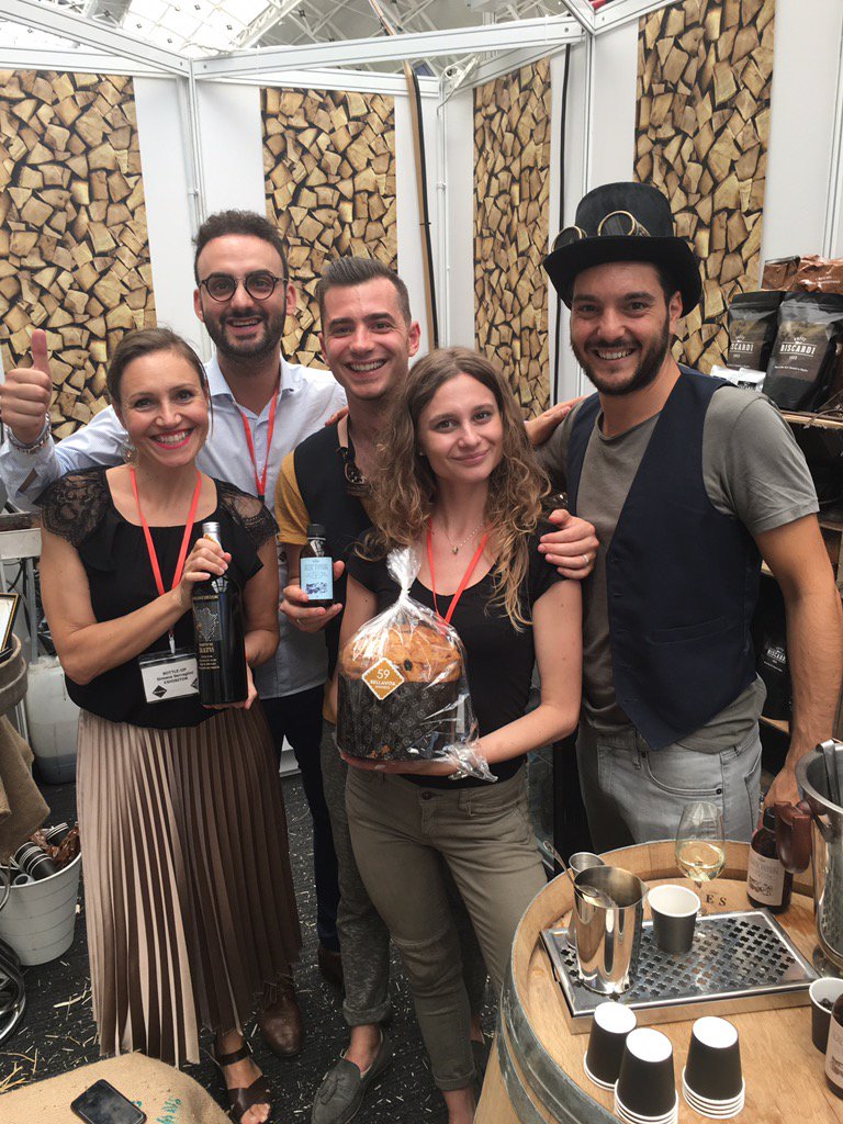BottleUpWine's tweet photo. At @BellavitaExpo with our special friends @Biscardi1903 @MorandinPatissi https://t.co/J1qfadXF5y