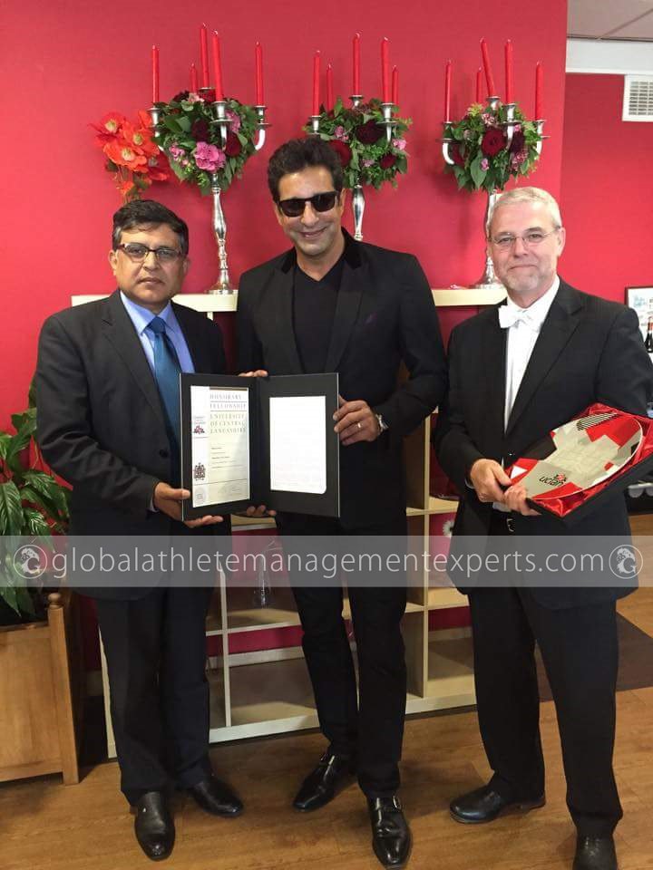 #WasimAkram at the University of Central Lancashire (UCLan) just before the ceremony for his #HonoraryFellowship!