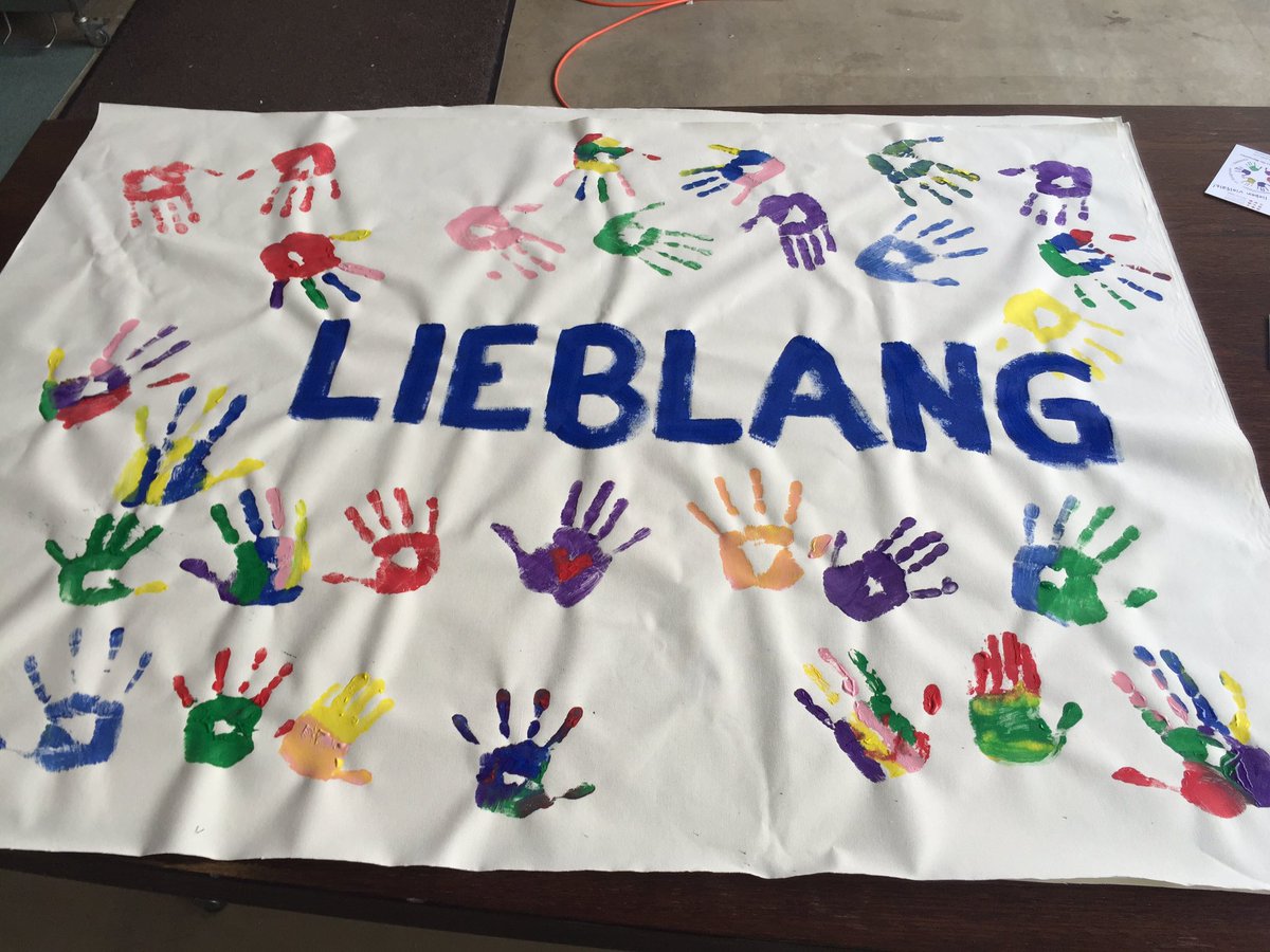 Anna_H79's tweet photo. 🎉🏆 WIR HABEN GEWONNEN *freu,stolz* 🍾🍾 https://t.co/Qz1UZe6gp9 #ddt2016 #lieblang #schoensteaktion @ChartaVielfalt https://t.co/FaSdLN1yHH