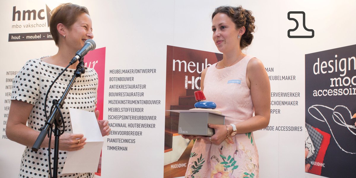 #Leolux feliciteert de afstudeerders aan het HMC met hun diploma! De Leolux Award ging naar Astrid Spanjaart! #imbo