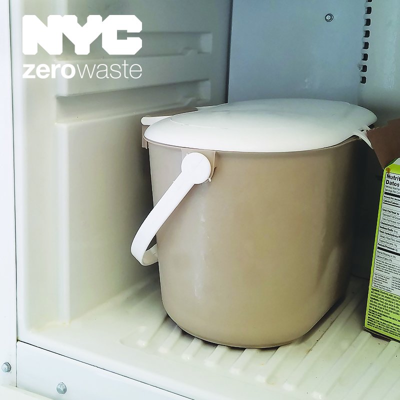 NYCzerowaste's tweet photo. Do you receive NYC Organics Collection? Freeze food scraps to reduce odors!
https://t.co/E1UWbRLjQh #ZWsummer https://t.co/MkVnnkoCk1