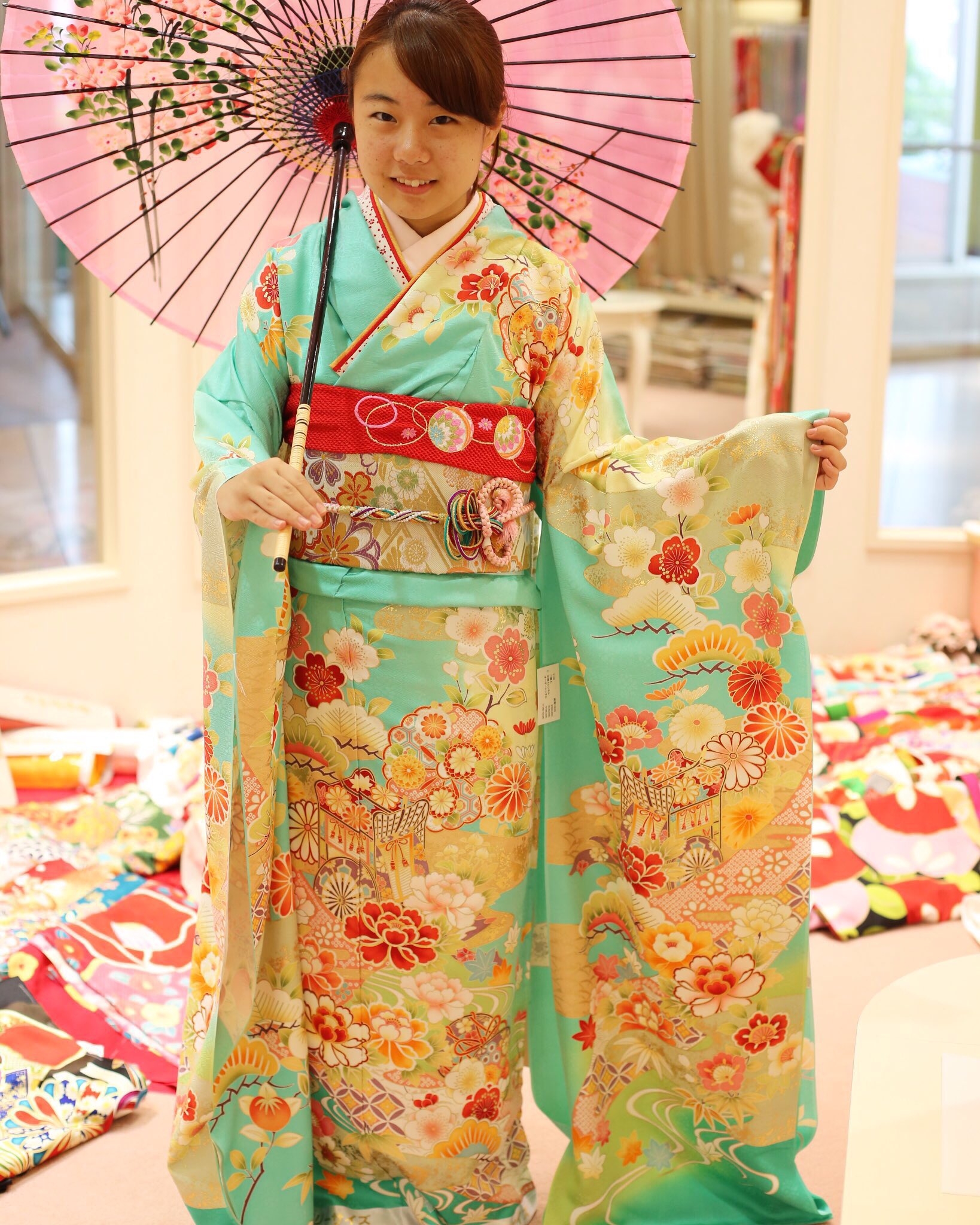 ふりそでmodeモザイクモール港北店 先日 浴衣当選でご来店頂きありがとうございました 水色のお振袖がとってもお似合いで 可愛いすぎました またいつでもお越しくださいね ふりそでmode モザイクモール港北 浴衣キャンペーン16 新作デザイン