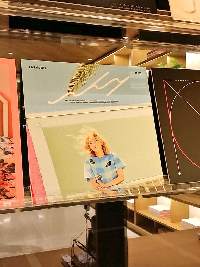 JJTaeng's tweet photo. With #taeyeon #sum_cafe https://t.co/mw3EKCwo3D