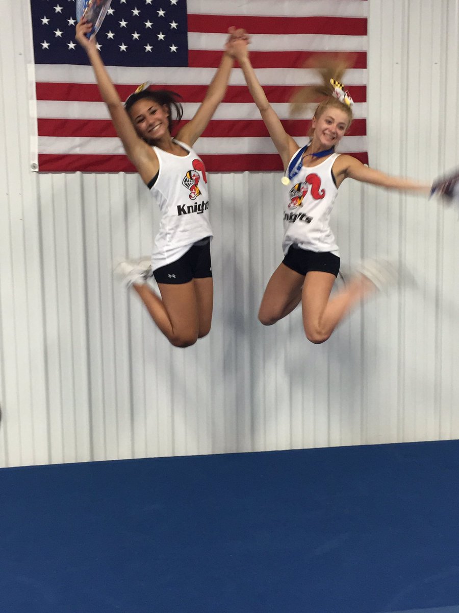 brooklynpoff's tweet photo. what a weekend 😊🎀🤘🏼 #UCA2016 https://t.co/XYY6r1hGnG