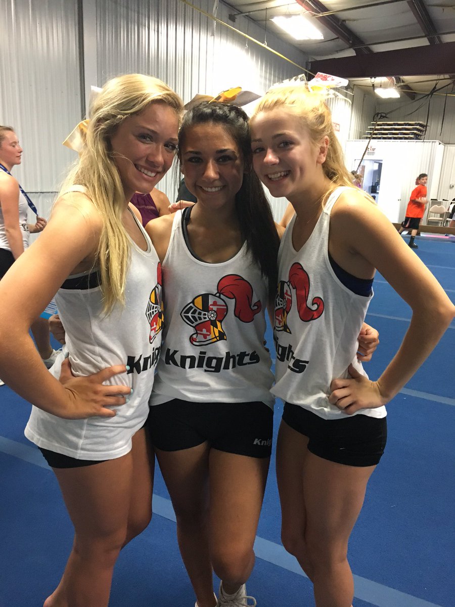 brooklynpoff's tweet photo. what a weekend 😊🎀🤘🏼 #UCA2016 https://t.co/XYY6r1hGnG