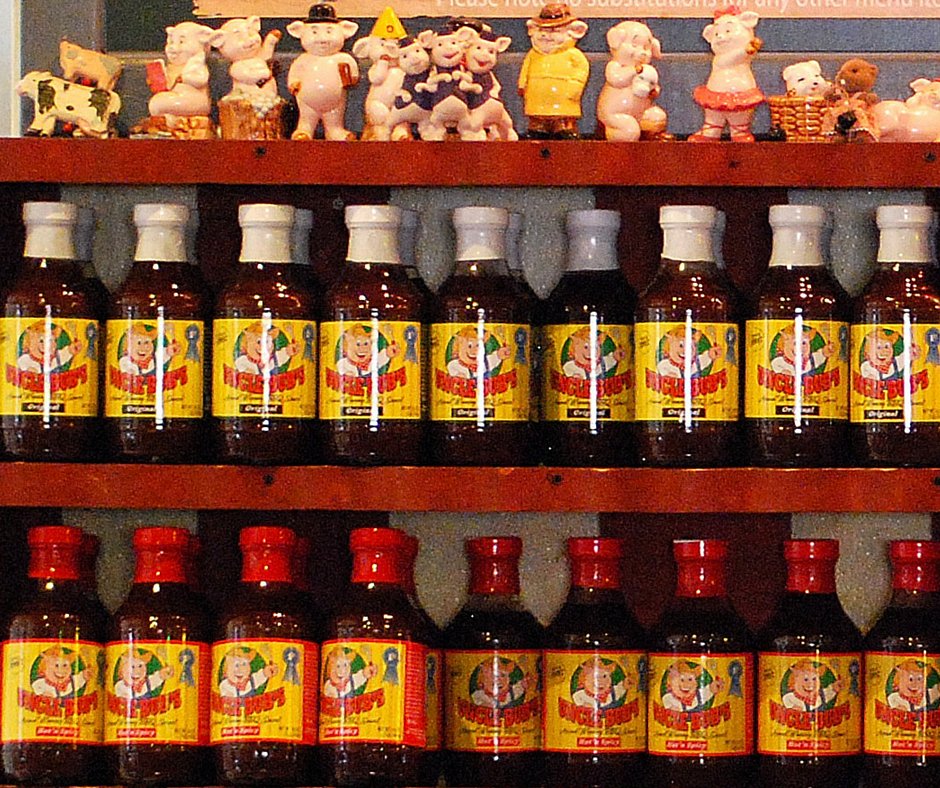 UncleBubsBBQ's tweet photo. Got #BBQSauce? Pick up some as you enjoy our #BBQPulledChicken! #MondaySpecial #BubLove  #UncleBubsBBQ https://t.co/iVycg4VCkk