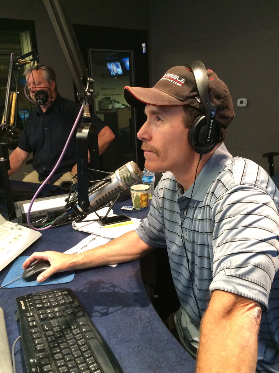 WolfandLuke's tweet photo. Seems like @PaulCalvisi took some time out of driving his big-rig to host a radio show with @wolf987FM. https://t.co/u18tST69nz