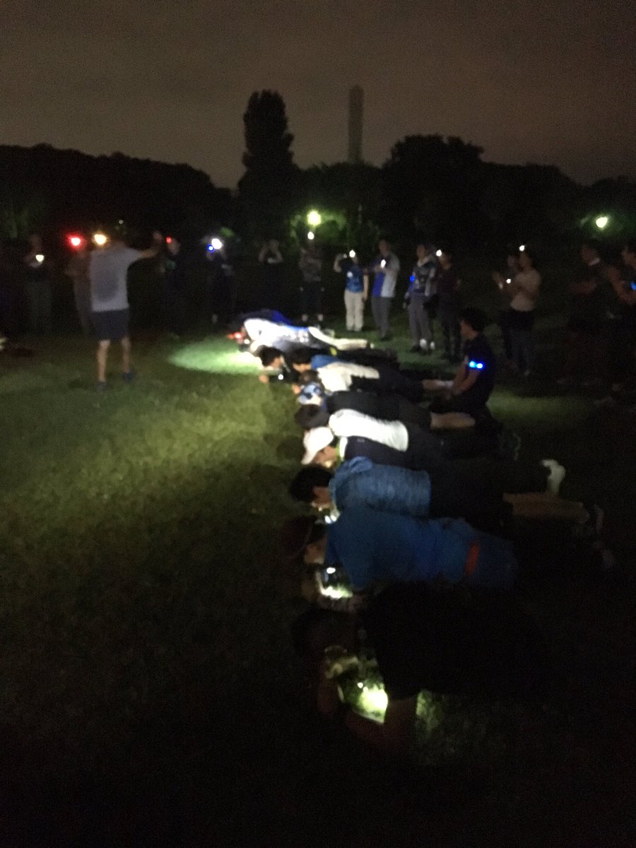 Bondancer's tweet photo. 潮風公園から夢の島公園まで20lb（約9kg）の重り+2Lの水、その他装備を詰め��ザックを背負って深夜の道を歩く。そしてついた先でこんなコンペをやってた。 https://t.co/eW7p6xcits